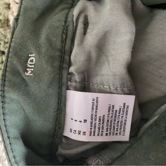 American Eagle Outfitters Women's Super Stretch Green Shorts - Picture 5 of 5